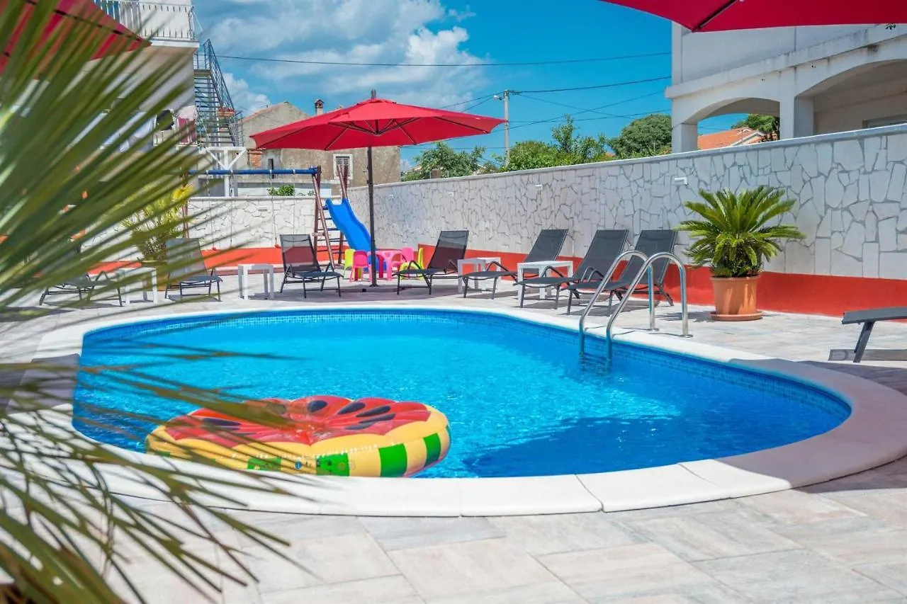 Xxxl Villa Ancora With Heated Pool 图兰杰