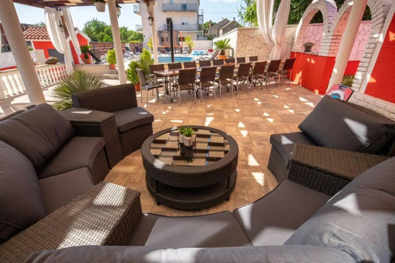 Xxxl Villa Ancora With Heated Pool Turanj