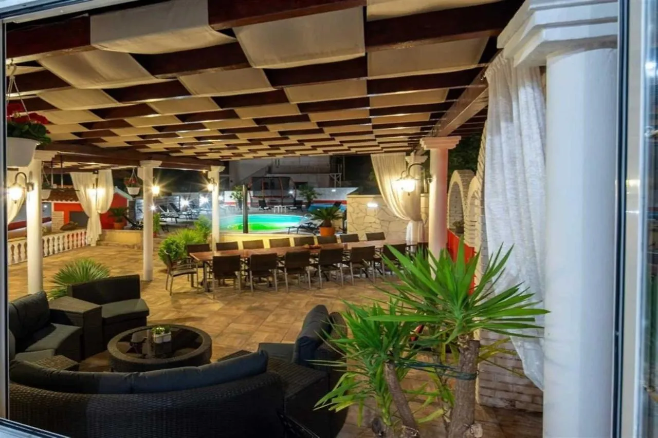 Xxxl Villa Ancora With Heated Pool 图兰杰 克罗地亚