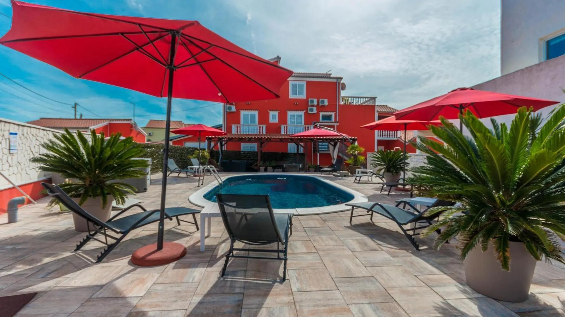 Xxxl Villa Ancora With Heated Pool 图兰杰