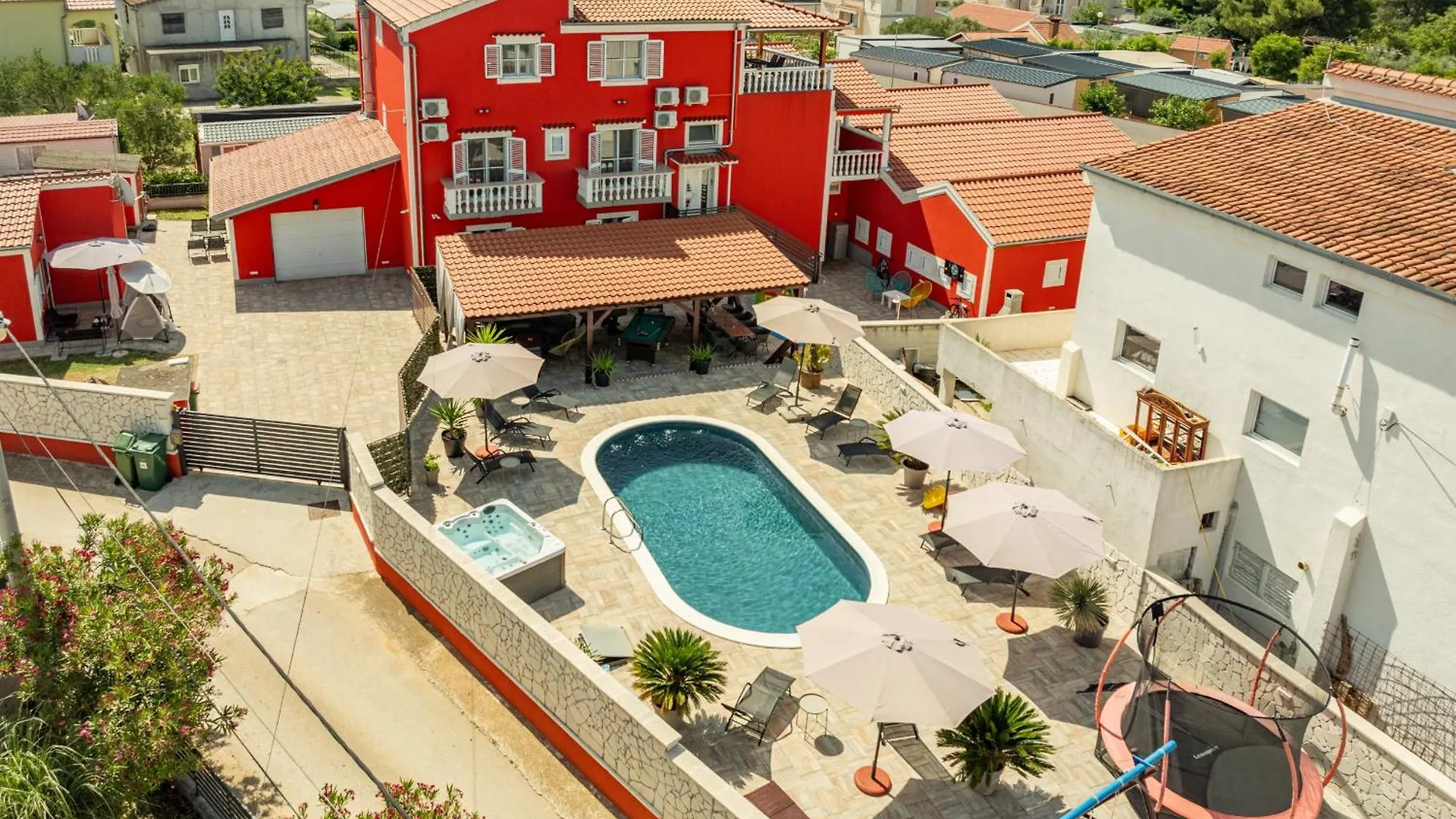 Xxxl Villa Ancora With Heated Pool 图兰杰
