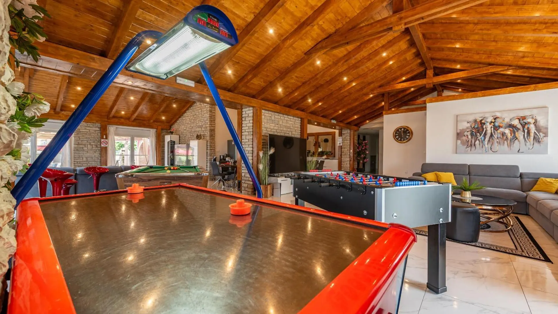 Xxxl Villa Ancora With Heated Pool 图兰杰