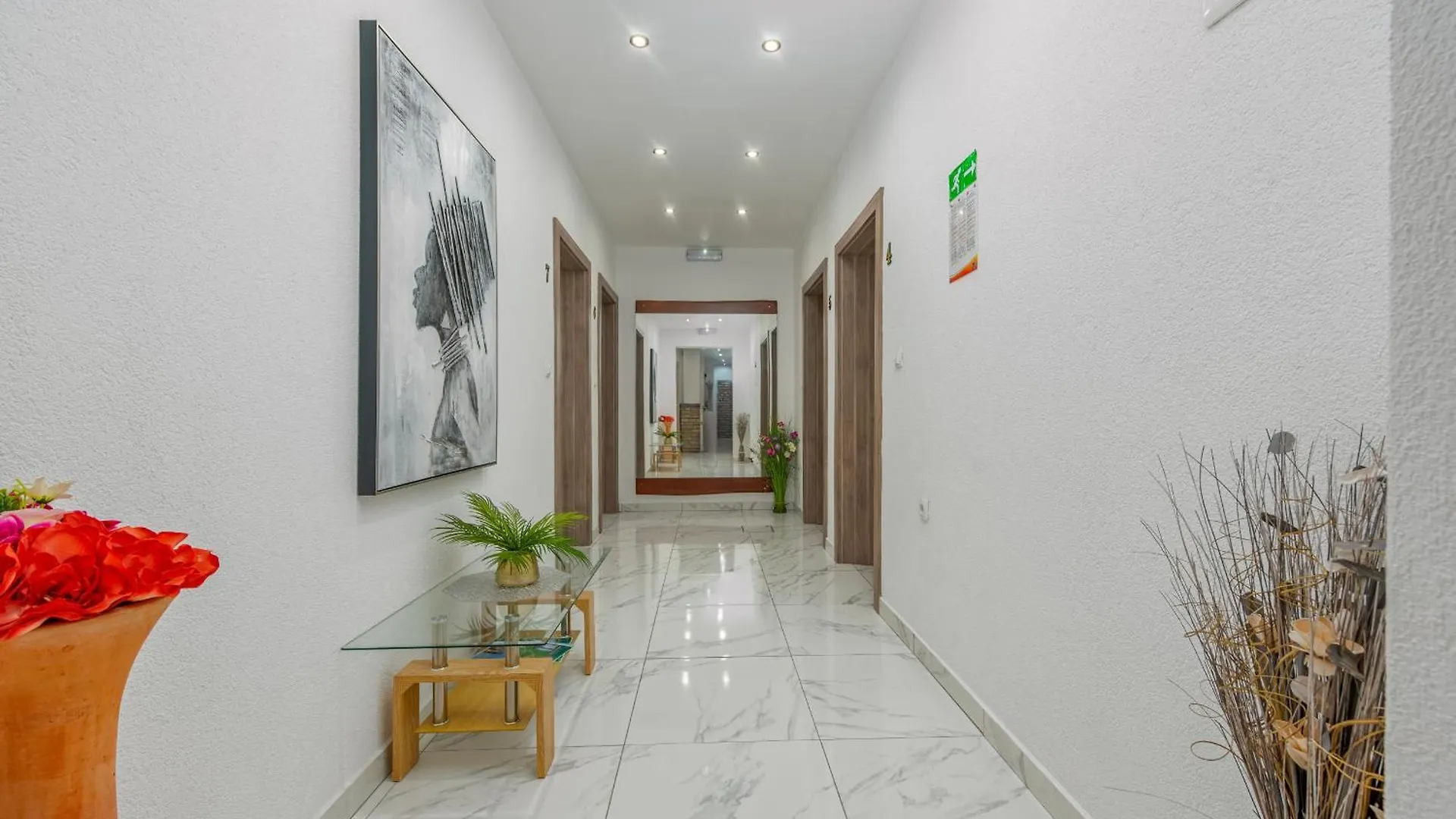 Xxxl Villa Ancora With Heated Pool 图兰杰