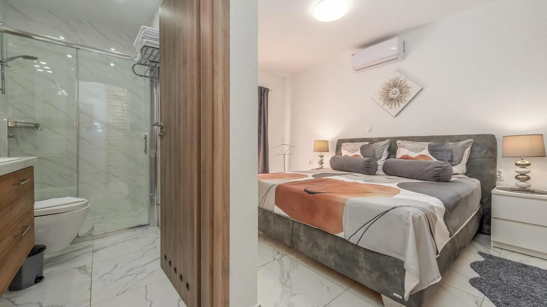 Xxxl Villa Ancora With Heated Pool 图兰杰