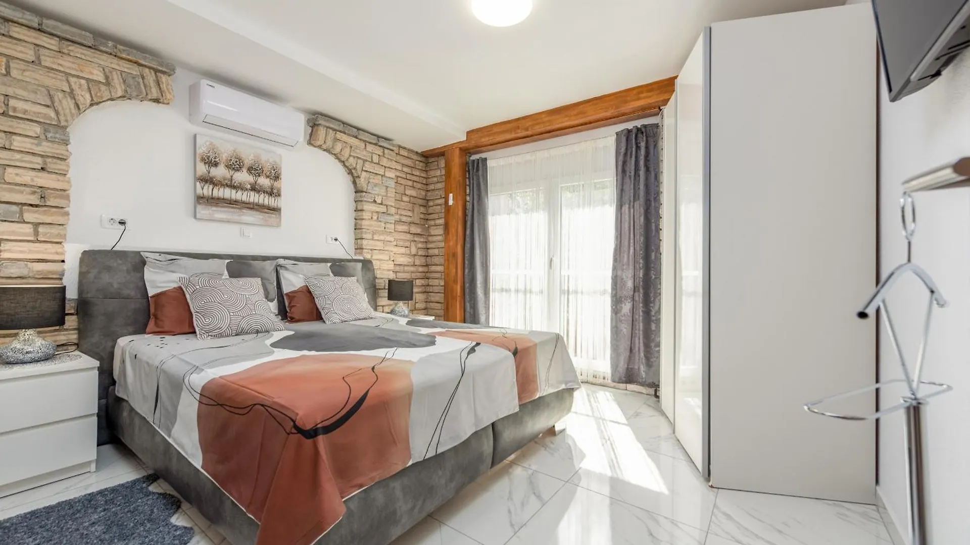 Xxxl Villa Ancora With Heated Pool Turanj