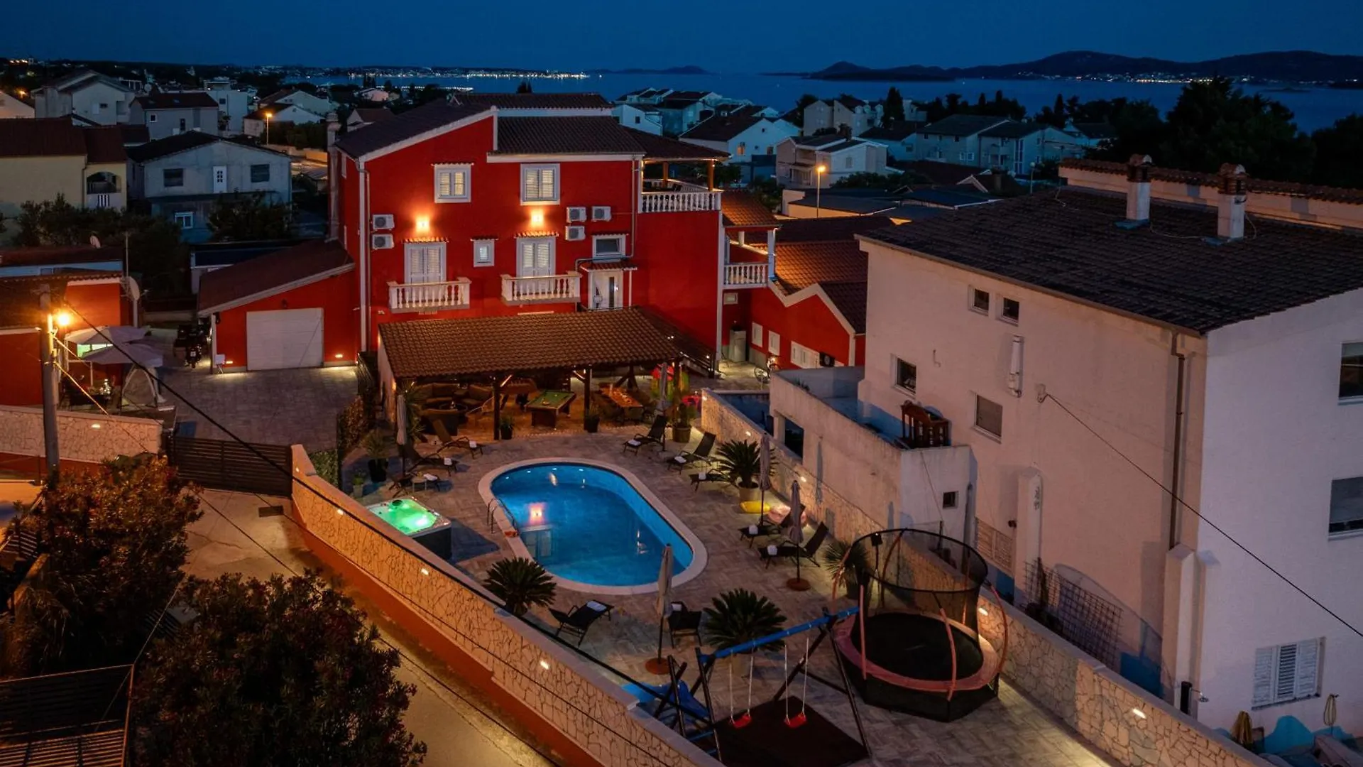 Xxxl Villa Ancora With Heated Pool 图兰杰