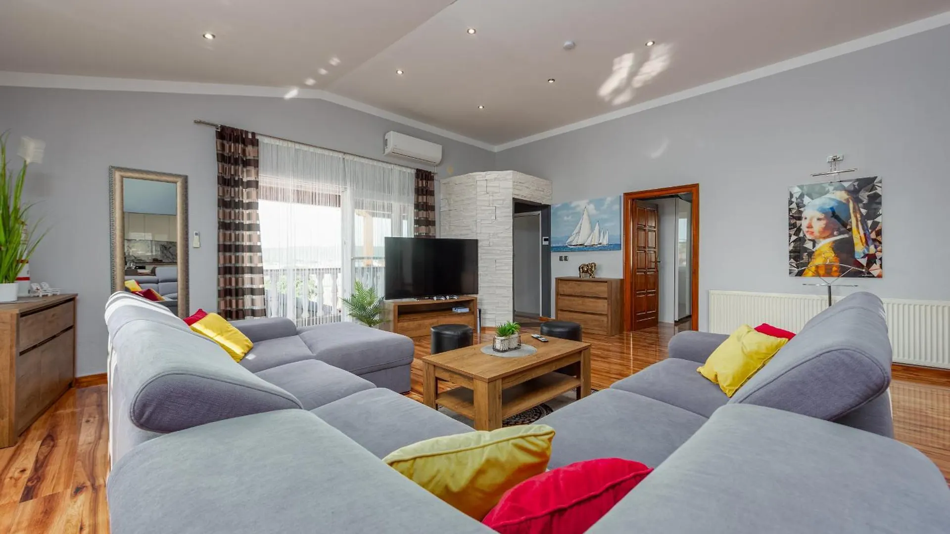 Xxxl Villa Ancora With Heated Pool 图兰杰