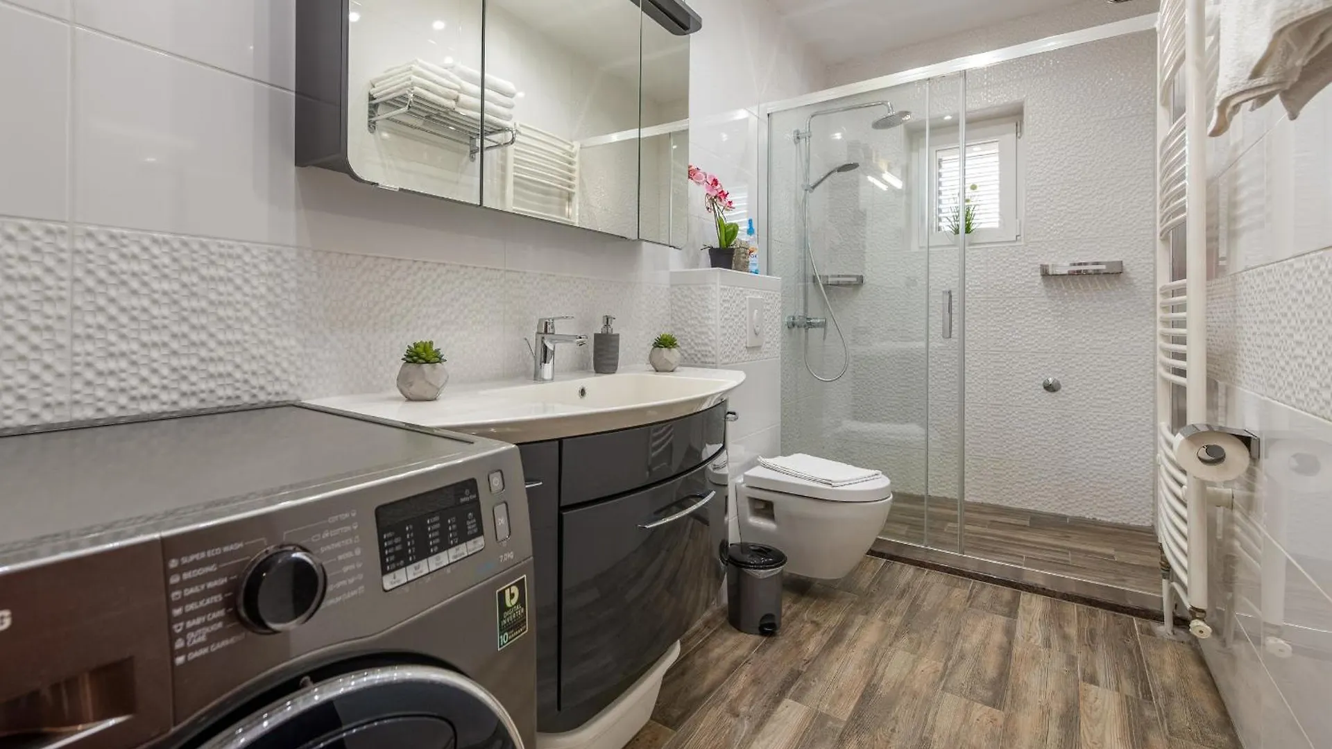 Xxxl Villa Ancora With Heated Pool Turanj